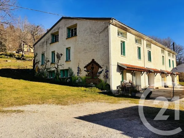 Maison 900 m²