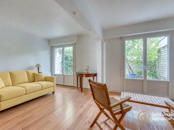 Vends maison - 138 m² - 5 pièces, 4 chambres - Bordeaux 33000