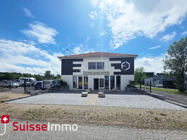 Local commercial shox-room L Isle Sur Le Doubs 3 pièce(s) 180 m2