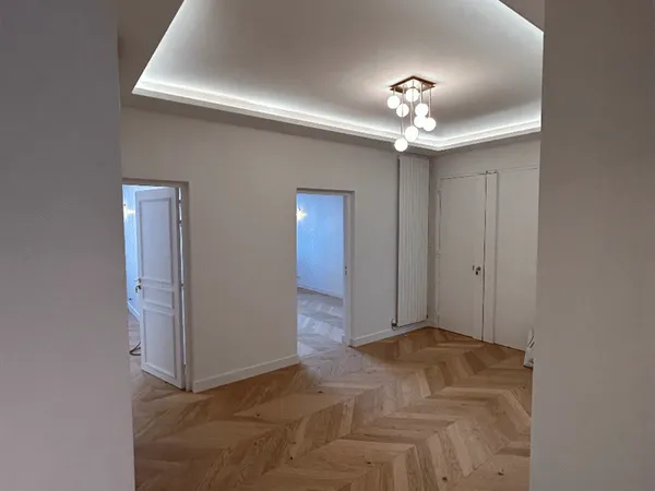 Bureau 140 m²
