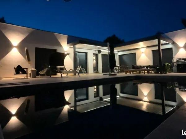 Maison contemporaine 175m2 meublée Nimes garrigues