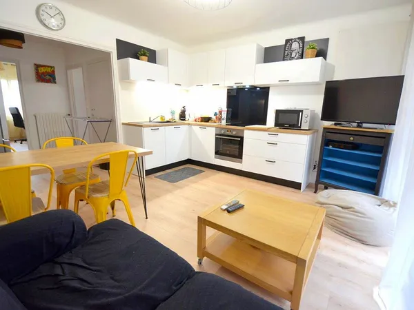 Loue chambre dans appartement meublé · 60m² en colocation Annecy (74)