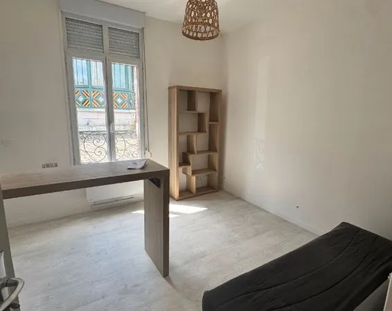 Studio 1 pièce 13 m²