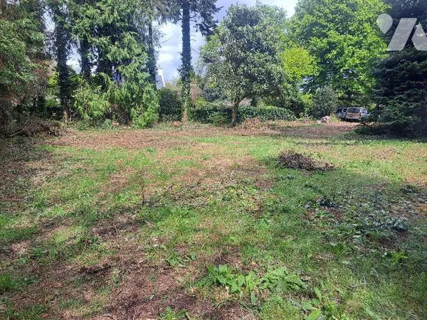 Terrain 885 m²