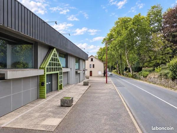 LOCAL COMMERCIAL / BUREAUX 587 m² À LOUER - NONTRON (24)