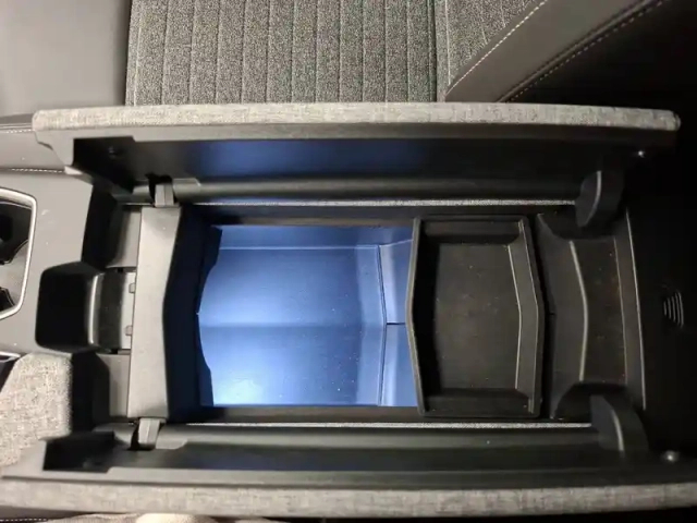 Peugeot 3008 hybrid 145 e-dcs6 — photo 30