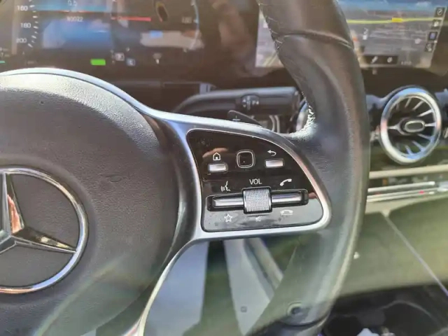 Mercedes Eqa 250 — photo 15