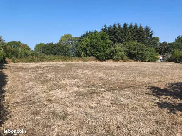 Terrain 1097 m² Pamproux