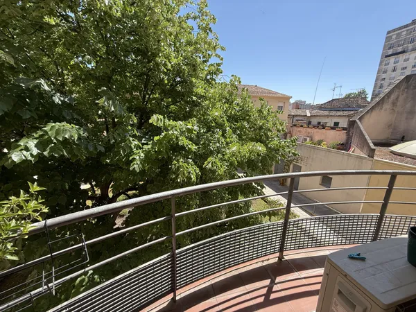 Jean Jaures P2 de 56,17 m2 avec balcon 1er etage avec Ascenseur