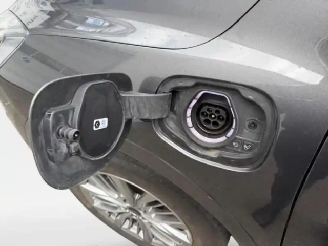 Ford Kuga 2.5 duratec 225ch phev vignale bva — photo 10