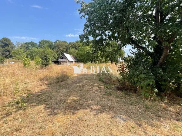 Terrain 1041 m²
