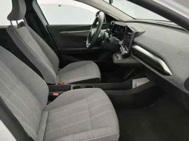 Renault Megane e-tech electric ev40 130ch equilibre standard charge — photo 14