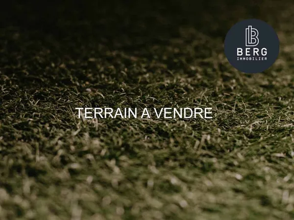 Terrains à vendre au centre bourg de SAINTE HELENE