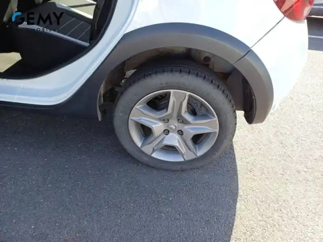Dacia Sandero sce 75 — photo 11