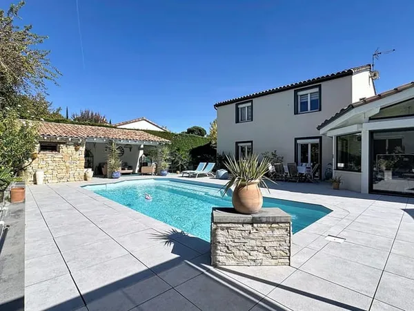 Maison 9 pièces 193 m²