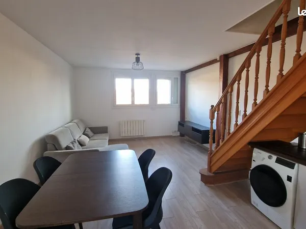 Duplex T3 meublé 58 m² + parking privé