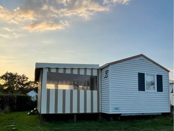 À vendre Mobil-home 2 chambres avec auvent