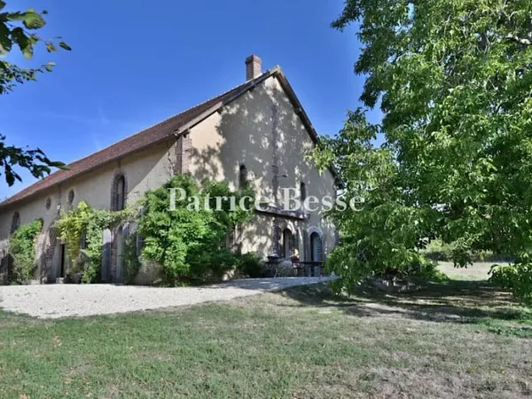 Maison 8 pièces 404 m²
