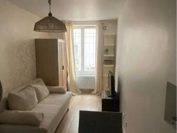 Vend studio Buttes Chaumont