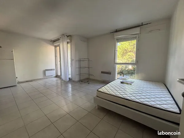 Studio 1 pièce 27 m²