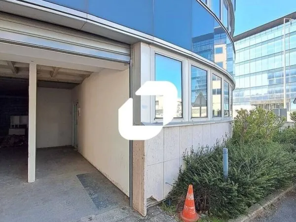 Bureau 560 m²