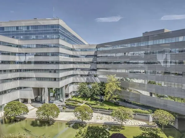 Bureaux 6928 m²