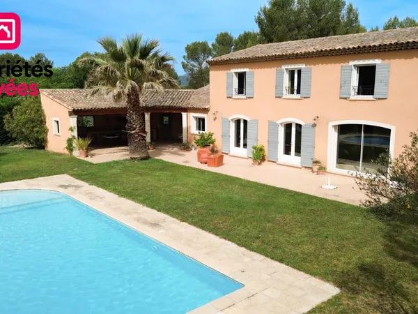 Bastide à Meyrargues 224 m2 piscine