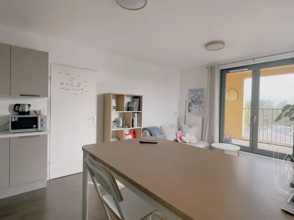 EXCLUSIVITE - DEUX PIECES AVEC TERRASSE