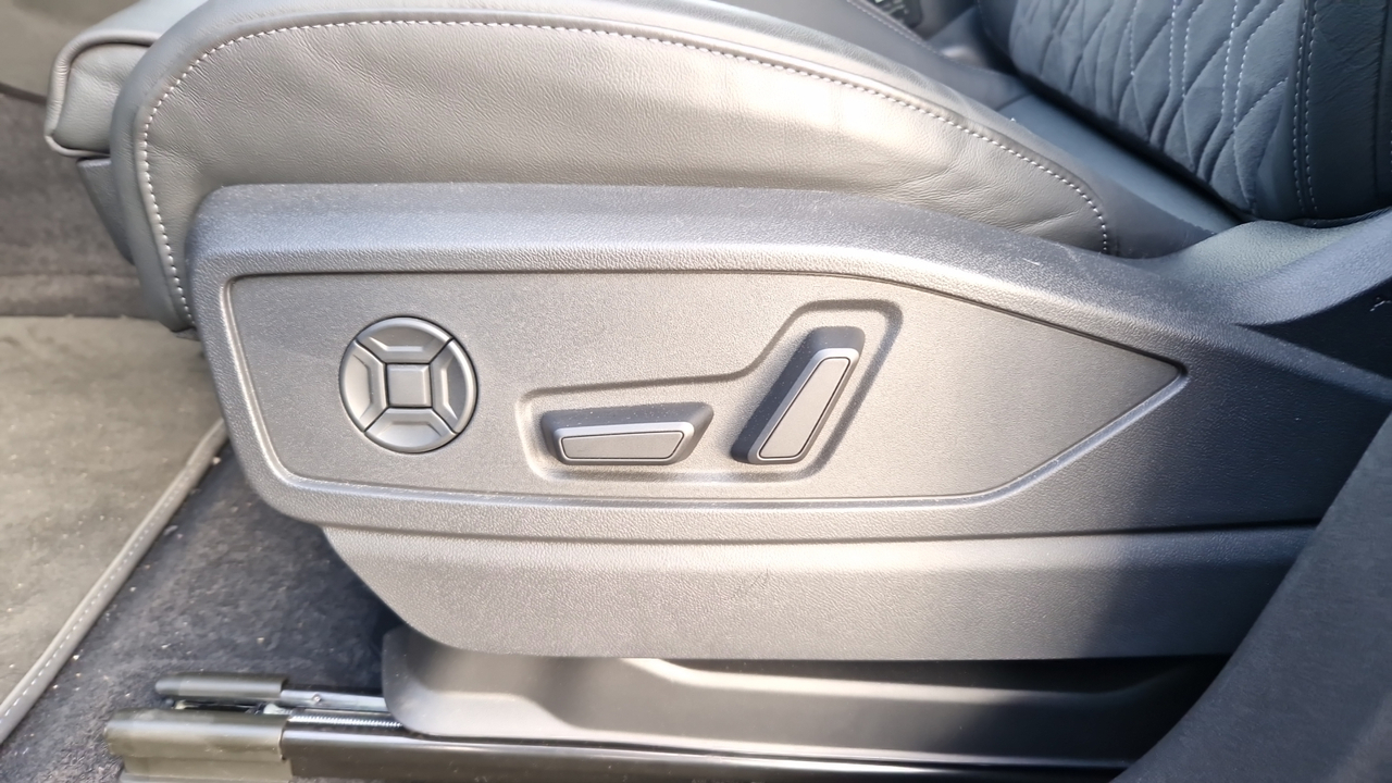 Audi Q5 TFSI 204 ch Hybride S tronic 7 Quattro — photo 30