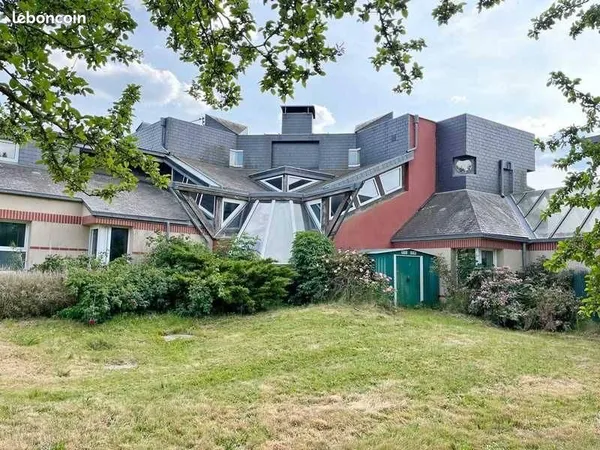 Maison 10 pièces 320 m²
