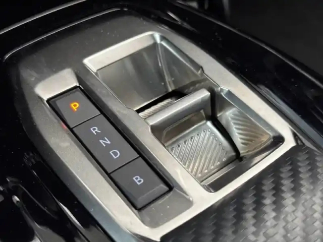 Peugeot 208 electrique 54 kwh 156ch — photo 72