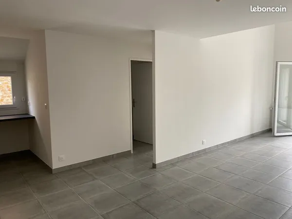 APPARTEMENT T2 + balcon au sud + 1 place de parking
