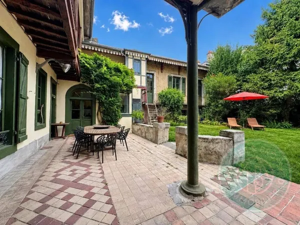 Maison 8 pièces 298 m²