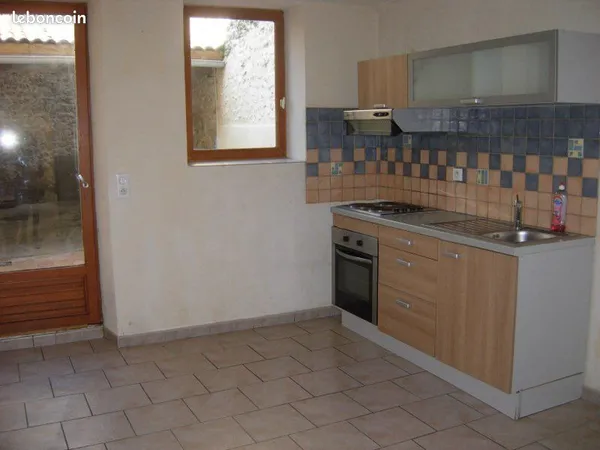 MAISON T3 avec cour