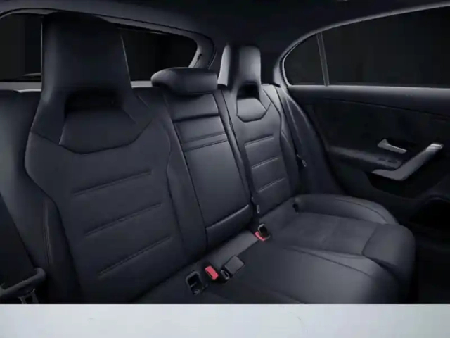 Mercedes Classe A 200 amg line — photo 30