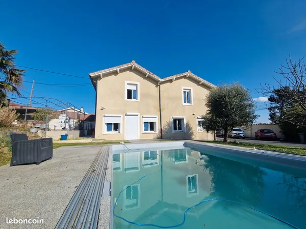 Ferme rénovée 260 m² hab. / 6 ch. / Dépendances 160 m² / Piscine