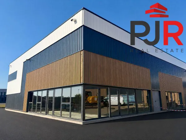 Local commercial 4 pièces 225 m²