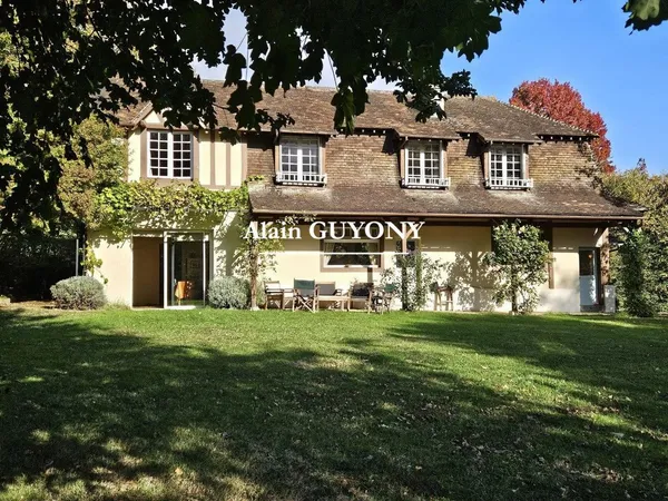 Maison de luxe 8 pièces 177 m²