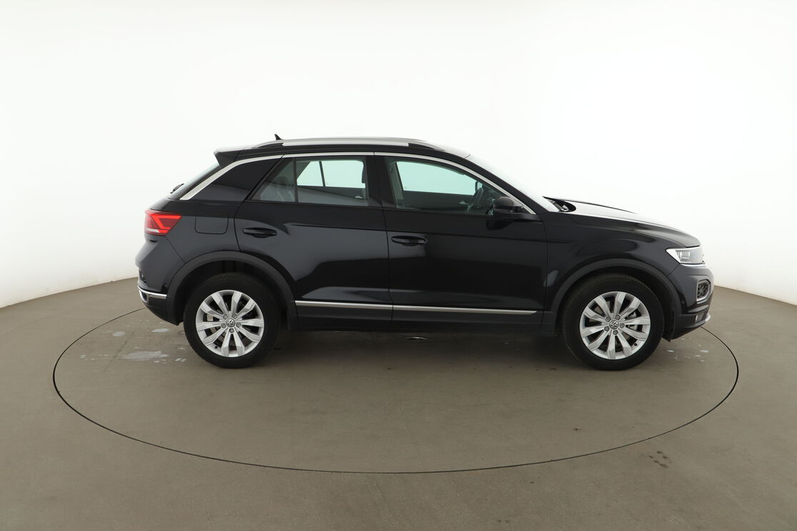 Volkswagen T-Roc 1.5 TSI EVO Carat DSG7 — photo 6