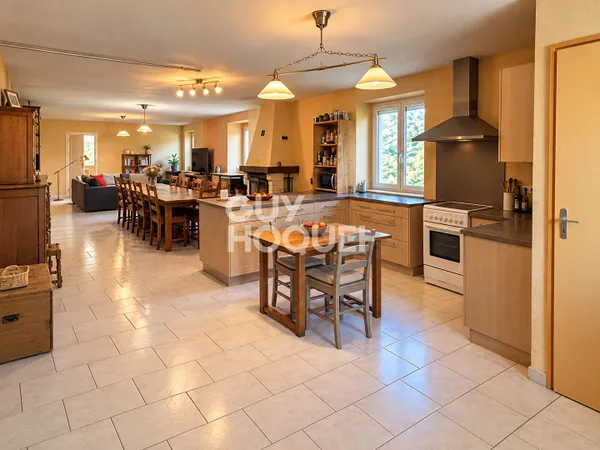 Appartement Evans 5 chambres, 188.09 m2, jardin, garage
