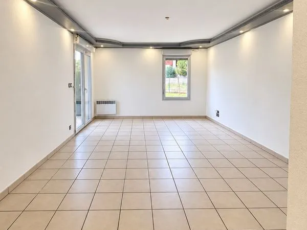 Appartement T3 de 59 m² avec terrasse, piscine et parking privé