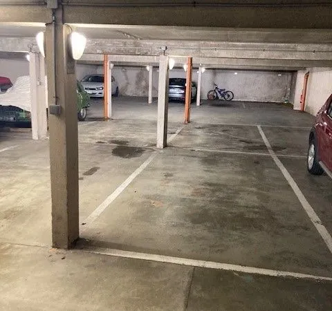 Loue Garage parking