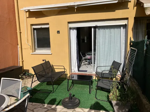 CAP D'AGDE - APPARTEMENT T1 en RDC AVEC TERRASSE ET STATIONN