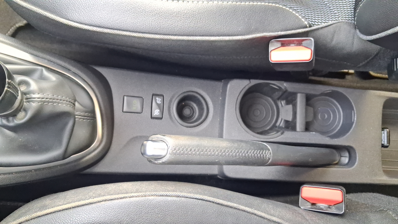 Renault Captur TCe 120 Energy — photo 25