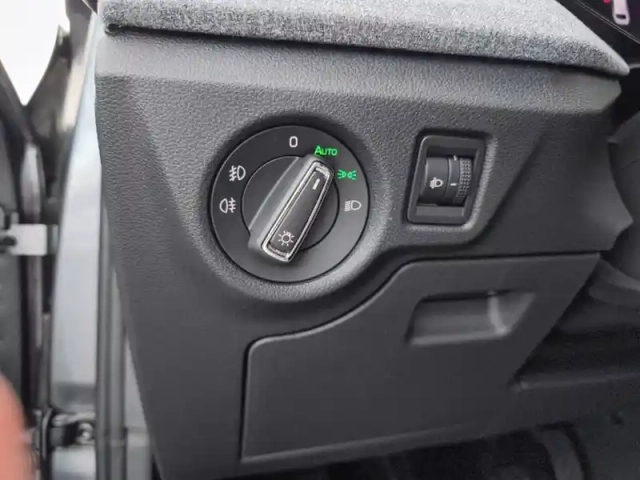 Skoda Scala 1.0 tsi evo 2 116 ch bvm6 — photo 12