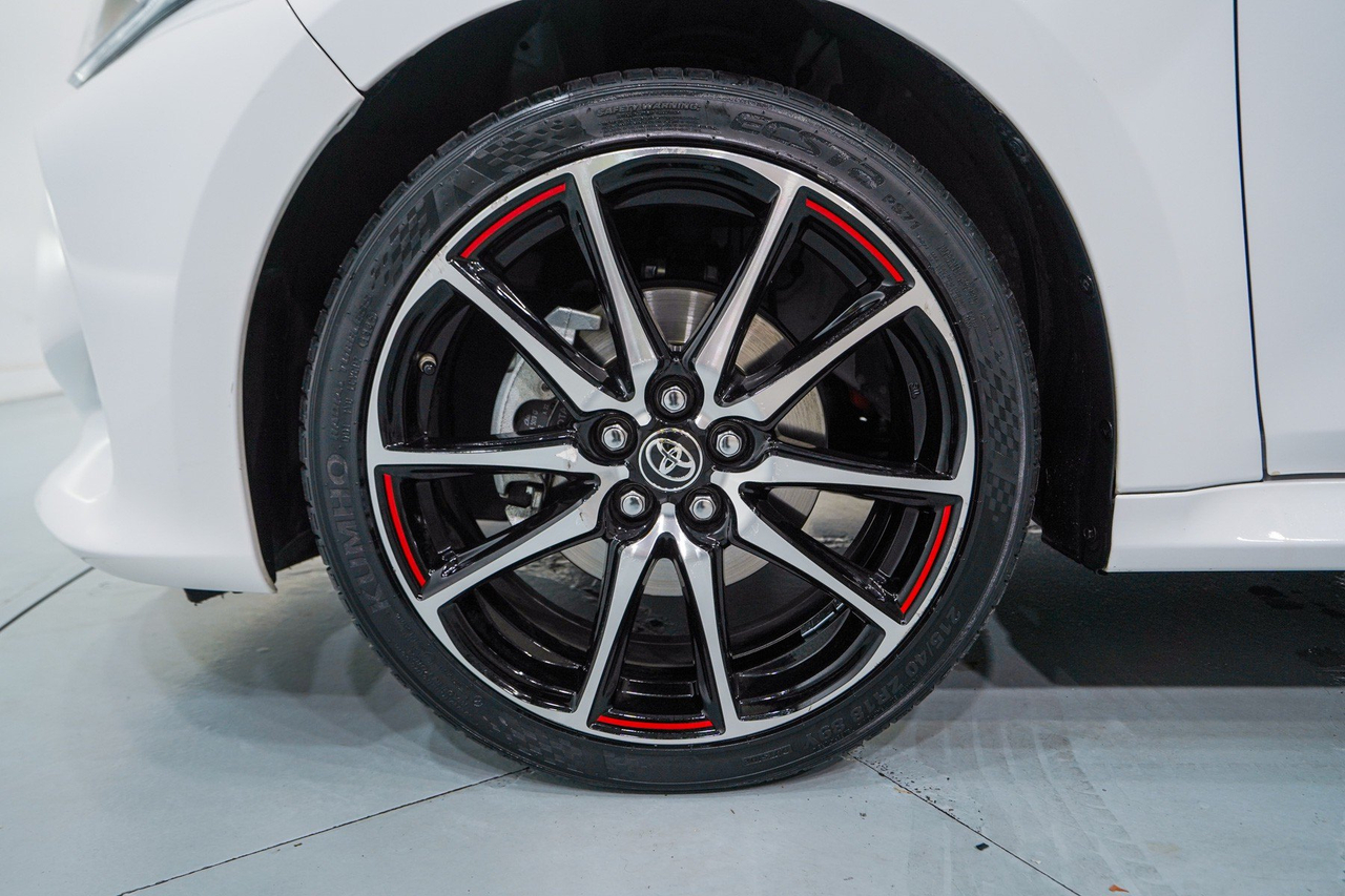Toyota Yaris 4 — photo 10