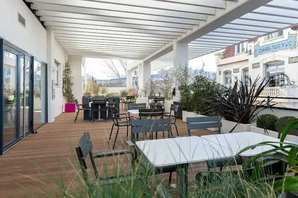 Investir T2 de 45m2 + Grande terrasse de 16,05m2 actuellement loué 905€ renta + de 7% - Résidence Se