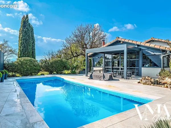 Maison 7 pièces 223 m²