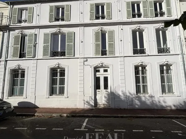 Saint-Germain-en-Laye - Studio 15 m² - 10 mn du RER