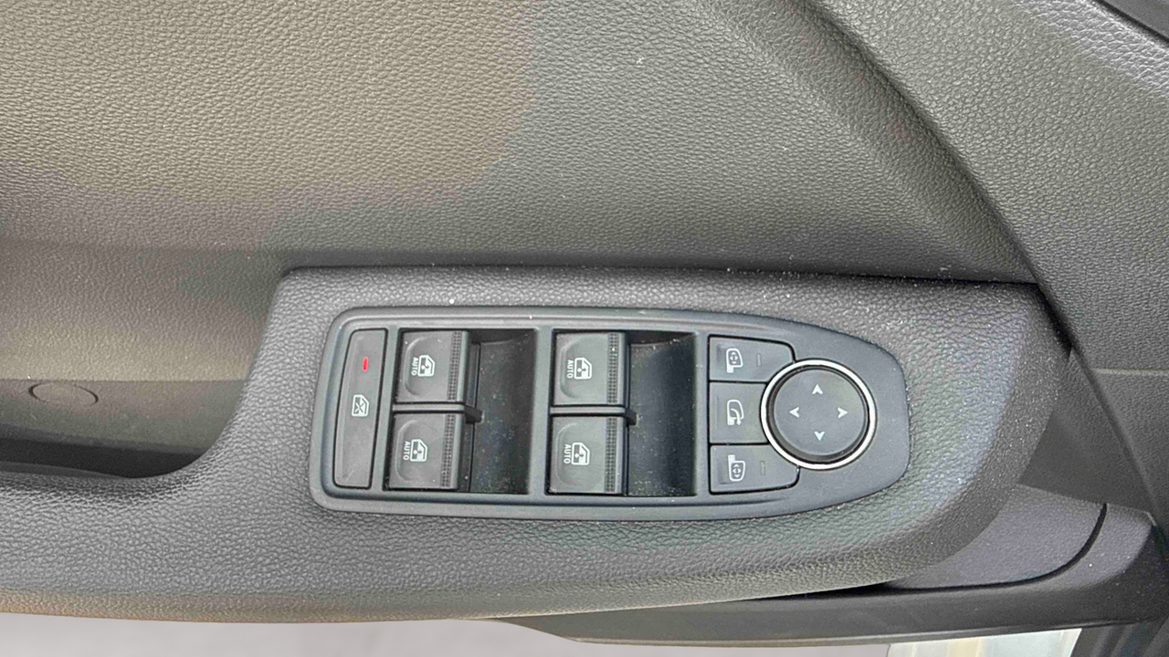 Renault Clio TCe 90 — photo 15